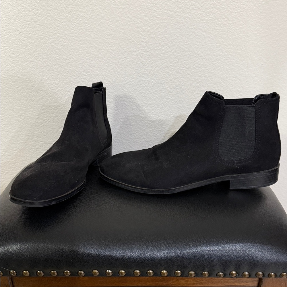 Men’s H and M Black Chelsea Boots size 43 EUC